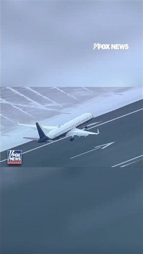 WATCH: The moment an airplane carrying Venezuelan President Nicolás Maduro landed in the US #shorts
