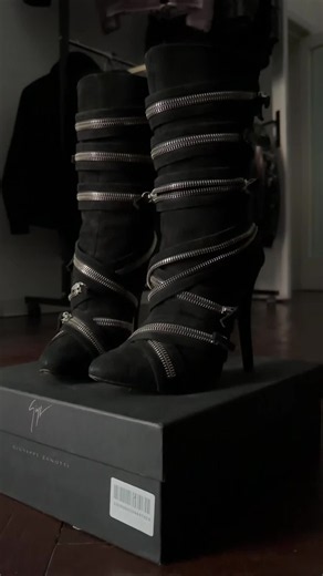 2009 BALMAIN x Giuseppe Zanotti suede high zipper boots - now on habanasecs.com - link in bio IG: habana_secs #giuseppezanotti #balmain #boots #archivefashion #fashiontiktok