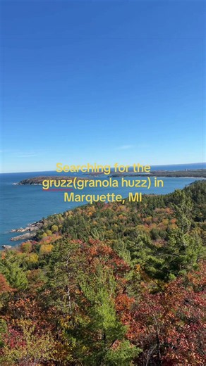Only saw these these beautiful colors #marquette #fall #granola #gruzz #outdoors