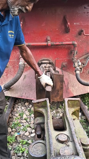 Hook Coupling join.. #railtrack #america #canada #loco #coupling #shorts