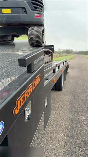 Doing diggy things with diggers… and surprise surprise… we hit ROCK 😤🔥 Not the soft easy stuff