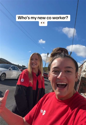Can you believe another Laura? 🤩 #dpd #deliverydriver