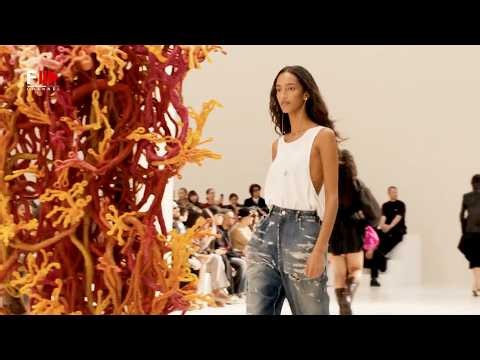 BALENCIAGA Spring 2027 Best Looks Paris - Fashion Channel