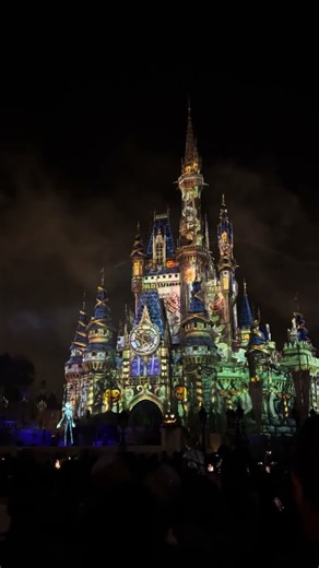 DISNEY'S NOT SO SPOOKY SPECTACULAR FIREWORK SHOW | Mickey’s Not So Scary Halloween Party
