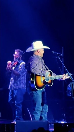Cody Johnson sings “Dance Her Home” in Tacoma, WA at Tacoma Dome.