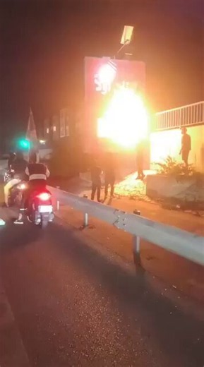 Tonight, Hezbollah supporters are torching a sign on the road to the Beirut Airport. It reads “Lebanon First.” The same billboards previously read “Thank you, Iran.” https://t.co/D0FdVcBIvD