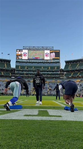 snf prep 💥 #DALvsGB #DallasCowboys #nfl #nflgameday #warmups 📺: NBC | Dallas Cowboys