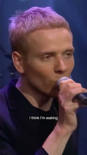 "I'm Waking Up To Us" live on Late Night with Conan O'Brien (2002).