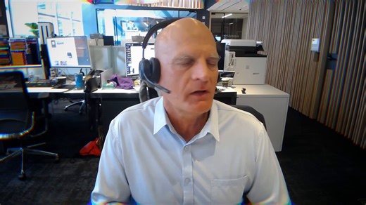 I sat down with Mike McGlone, Bloomberg Intelligence Senior Commodity Strategist and one of the most bearish voices on Wall Street right now.@mikemcglone11 told me the crypto crash has only just begun. And Bitcoin at $10,000 is not a worst case, it's a base case."Potential $10,000 Bitcoin in 2026. Prove me wrong, stay above $75,000. Before the biggest money pump in history in 2020-21, Bitcoin hovered around $10,000, and it may be reverting."He predicted gold's strength in 2025 when nobody believ