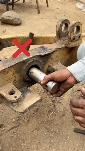 Adjust grader frame bush by Pakistani local welder #welding #shorts