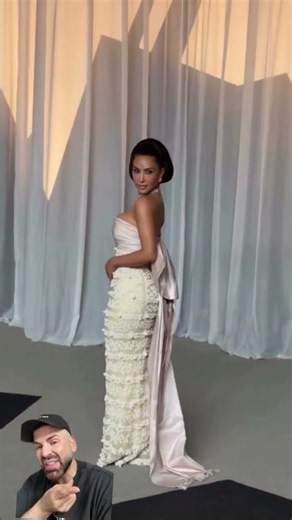 #KimKardashian in a 1951 vintage Balenciaga dress. What did you think? #AcademyMuseumGala