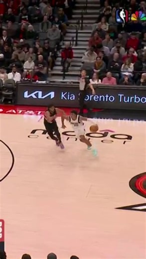 ESPN Aus / NZ on Instagram: "GAFF GOES OVER THE TOP! Daniel Gafford slams one home for the Mavs but the Trailblazers still hold the lead in Portland! 📺 Watch the #NBA on ESPN via Disney+"