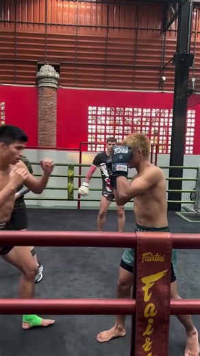 SNEAKY 😅 Ferrari takes on Akif Guluzada at The Inner Circle 29 this week!