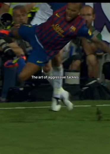 Master Aggressive Football Tackles: Tips & Tricks
