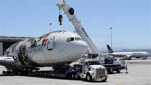 A Boeing 777 carrying 307 people slowed to 103 knots and crashed during landing