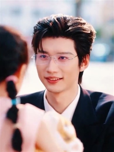 Suspecting him of having an affair, she fled with the children. #cdrama #drama #fyp #love #sad