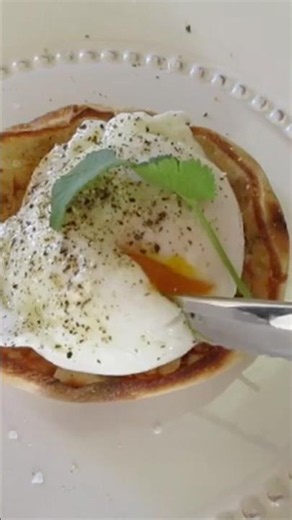 POACHED EGG 🥚 Learn Technique 😋 #food #poaching #eggs #protein #breakfast #recipe #tutorial