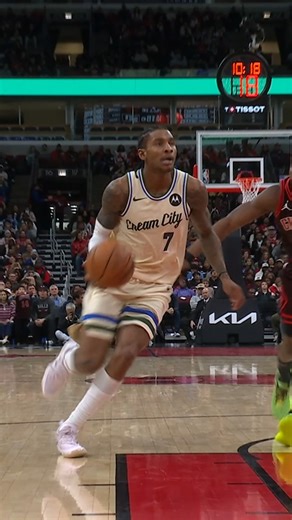 Giannis Antetokounmpo welcomed himself back to the Bucks lineup with a STRONG performance! 💪 29 PTS 💪 8 REB | NBA