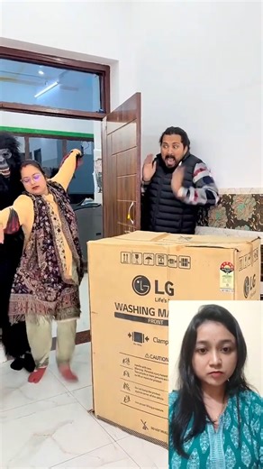 Building Wooden Log Cabin in Forest 🌲🥰 Survival House Step by Step