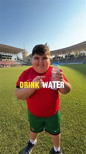 Ronaldo Fan Advise Water...#cr7 #cristianoronaldo #ronaldo