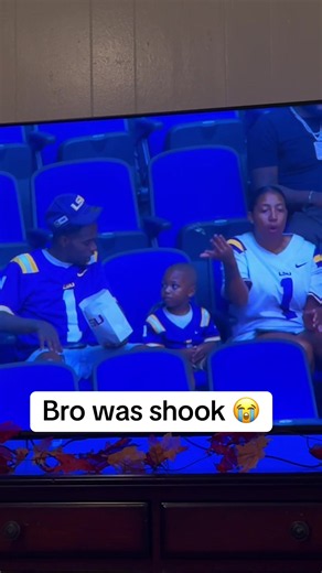 When they realized it was on the jumbotron 😭 #lsu #family #popcorn #espnsocial #cbb