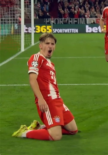 A moment Lenny will never forget. 🌟 His first Champions League goal and what a screamer it was. 😮‍💨🔥 #FCBayern #Karl #MiaSanMia #UCL