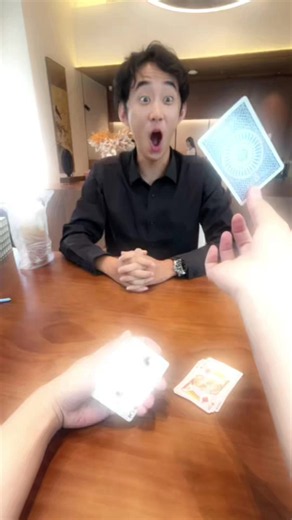 Card magic tricks: Easy card magic and simple card tricks