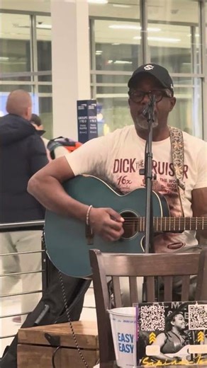 Country Music Star Darius Rucker Wows Travelers With Surprise Performance at Nashville Airport