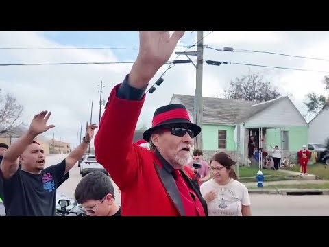 Pancho Claus continues to spread Christmas cheer in Houston after health complications