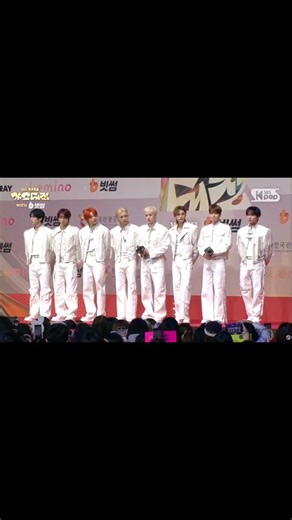 𝗧𝗩'𝗦 🎱 on Instagram: "📹| ¡Stray Kids en la alfombra roja del SBS Gayo Daejeon 2025! 🌟 Los chicos nos sorprendieron con nuevos looks 🤭🩷 #StrayKids #스트레이키즈 #YouMakeStrayKidsStay #スキズ #BangChan #방찬 #バンチャン #LeeKnow #리노 #リノ #Changbin #창빈 #チャンビン #Hyunjin #현진 #ヒョンジン #HAN #한 #ハン #Felix #필릭스 #フィリックス #Seungmin #승민 #スンミン #I_N #아이엔 #アイエン"