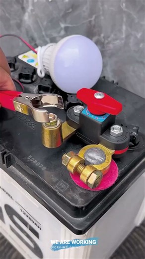 🔋 Adjustable Battery Disconnect Switch for Flexible Installation