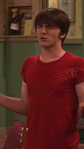 Drake and Josh Megan’s First Kiss lot of words about Corey #drakeandjosh #nickelodeon #comedy #funny