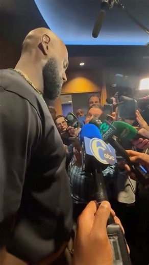 LeBron reacts to Trump calling him out for practicing his golf swing during the national anthem #nba