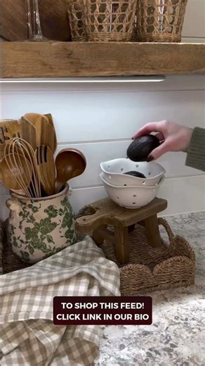 Cozy & Elegant Neutral Kitchen Countertop Styling Ideas!