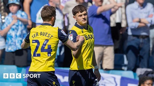 Oxford United 4-1 Sheffield Wednesday: Will Lankshear scores double in victory