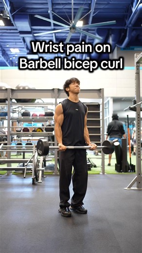 How to Avoid Wrist Pain on Barbell Bicep Curls