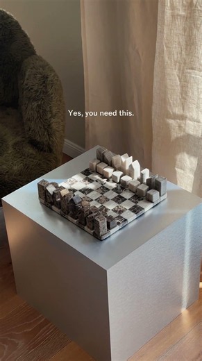 Marble chess set: the ultimate decor statement 🖤