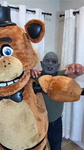 ATTACKED BY FREDDY FRAZBEAR IN MY HOUSE AT ЗAM! I NEED ARCADE CRANIACS HELP!! #feedshorts
