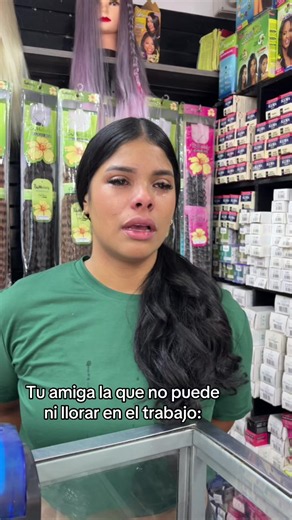 Tu amiga que no puede ni llorar en el trabajo