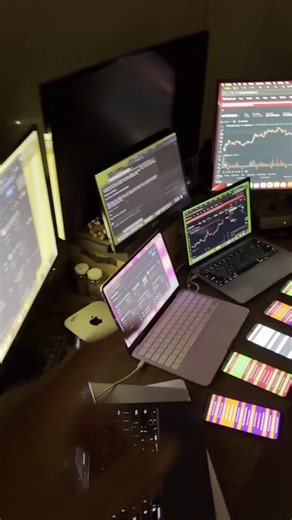 今から仕込みたい高配当株ブラックマンデー回避！！！😱来週買いました🔥　⭕️三菱UFJ（8306）2,600→ 3,900円⭕️アスタリスク（6522）1,517→ 2,300円⭕️東京海上HD（8766）7,857円 → 9,400円⭕️住友金属鉱山（5713）5,671円→8,765円⭕️任天堂（7974）8,760円→11,000円⭕️積水ハウス（1928）3,560→4,165円日本やった、強すぎて無敵！！！ 🎉Googleと日立製作所が量子コンソーシアムを設立。この銘柄、今は株価が112円台くらいですね。マイクロソフト 日本国内でのAI開発に約1兆6000億円投資半導体×再エネの国家戦略、85兆円の“最初の1社”に指定応援してくださっているファンの皆さんにシェアします！🤗