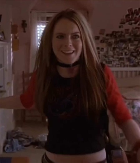 Freaky Friday (2003) stars Lindsay Lohan as rebellious teenager Anna Coleman and Jamie Lee Curtis as her strict mother, Tess Coleman. After mysteriously switching bodies, the two are forced to experience each others lives and finally understand the pressures and struggles they have been dealing with. Filled with family drama, comedy, romance, iconic 2000s fashion, and Lindsay Lohans unforgettable rock band storyline, Freaky Friday became one of the defining nostalgic teen movies of the 2000s. #f