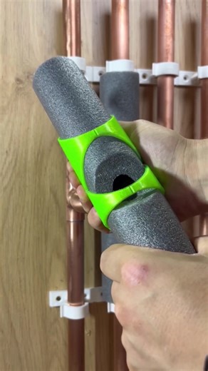 How to lag copper pipes perfectly! #asmr #asmrsounds #plumbing #toolbag #pipes #tools #cleancopper #plumbertools #pressfit #soldering #copper #handtools #work #diy #howto #plumber