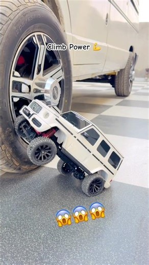 G-wagon climb over big tyres 😱😱💪💪