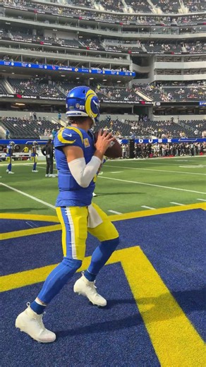 9️⃣ gettin' ready! #nfl #shorts #rams