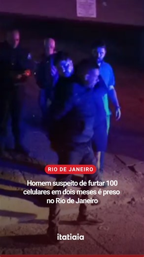 SUSPEITO PRESO | Polícia do Rio prendeu, nessa quinta-feira (22), um criminoso acusado de furtar 100 celulares. Maurício Simões da Silva, conhecido como Dandã, foi preso em janeiro deste ano por furto de celular, mas deixou o presídio cinco meses depois. Logo após deixar a prisão, ele voltou a cometer o mesmo tipo de crime. Maurício furtou cerca de 100 aparelhos celulares nos dois meses após deixar a prisão. Os furtos eram cometidos em vários endereços do Rio e com ajuda de uma motocicleta. Segu