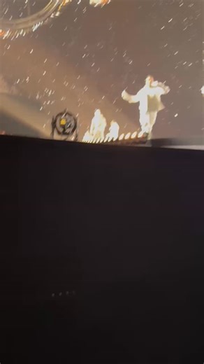 BSB Girls CR CL🇨🇷❤️🇨🇱 on Instagram: "Kevin 😍😏🔥🔥🔥 @backstreetboys @nickcarter @aj_mclean @howie_dorough @kevinscottrichardson @rokspics #BSB #bsbarmy #backstreetboysforever #backstreetboys"