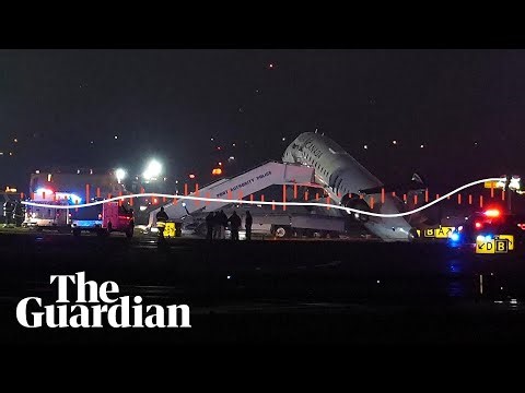 Control tower audio captures moments before LaGuardia plane crash – audio