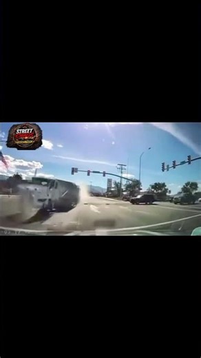 😱 Dashcam Captures: camión sin control… ends in FIRE 🔥#dashcam#crash #fails#sinfrenos#viral#shorts