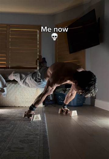 The last clip is insane💀 #calisthenics #planche #planchejourney #calisthenicsjourney #calisthenicsmotivation