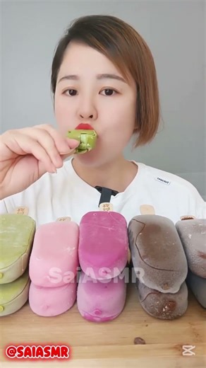 Pink 🩷 Magnum ice cream 🍨 dark chocolate ice cream green 💚 matcha ice cream ASMR eating mukbang